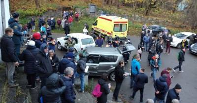Полиция проводит проверку по факту ЧП в Холмогоровке, где водитель автомобиля въехал в толпу людей