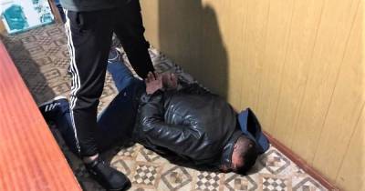 В Борисполе мужчина изнасиловал несовершеннолетнюю