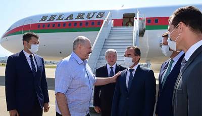 Лукашенко потребовал от России "нормальных условий" за отказ от многовекторной политики