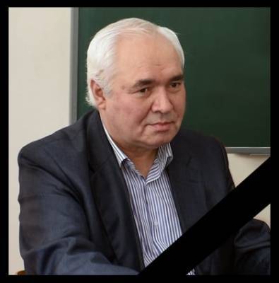 В Екатеринбурге скончался известный журналист и преподаватель Юрий Плотников