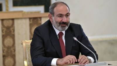 Пашинян игнорирует протесты и увольняет ключевых чиновников