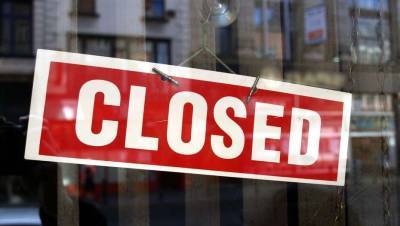 В Турции вновь вводят комендантский час и закрывают кафе и рестораны