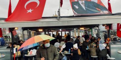 Турция из-за коронавируса вводит частичный локдаун выходного дня