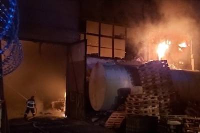 Ночью в Струнино горело производственное здание