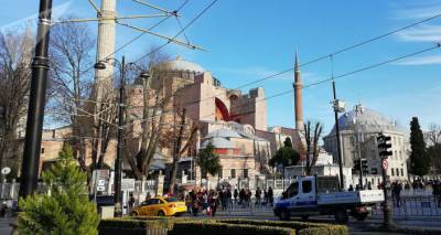 Реджеп Тайип Эрдоган ввел комендантский час и закрыл кафе в Турции