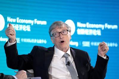 Билл Гейтс сравнил с нудистами отказывающихся носить маски