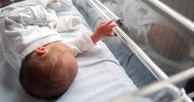 В Украине ежегодно рождается около 20 тысяч недоношенных детей: как спасают их жизни
