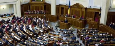 Украинский депутат сравнил введенный карантин с лечением перелома подорожником