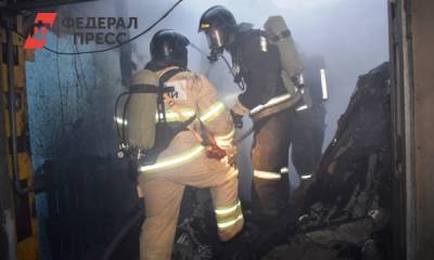 Количество жертв на крупном пожаре в промзоне Челябинска увеличилось