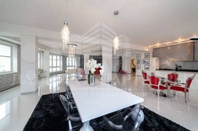 В Кузбассе продают четырёхкомнатную квартиру за 40 миллионов рублей