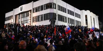 В Словакии тысячи людей вышли на протесты против карантина