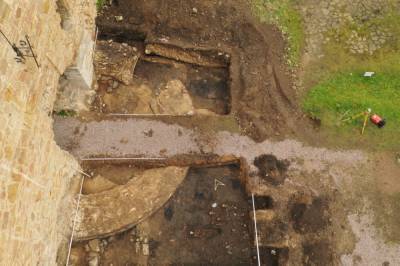 Уникальная археологическая находка обнаружена при раскопках в Ивангородской крепости