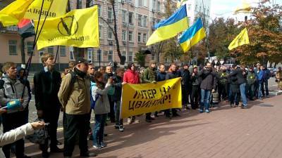 Украинские радикалы помогали СБУ и Порошенко захватить власть