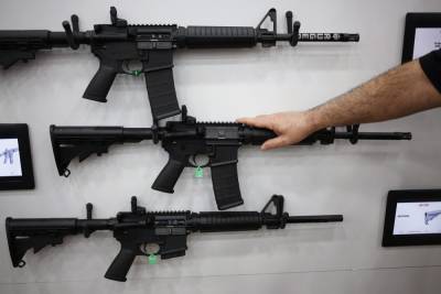 Американец продавал экстремистам устройства для модернизации винтовок под видом настенных вешалок