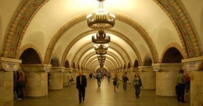 На платформах киевского метро установят 19 дефибрилляторов