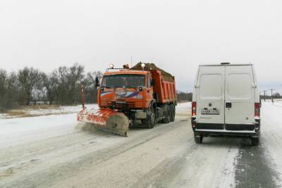 Трассы Волгоградской области расчистили после обильного снегопада