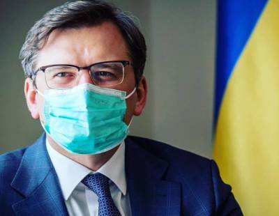 Украина пока не планирует закрывать границу, – Кулеба