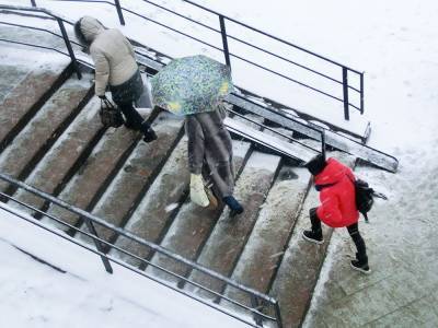Ледяной дождь и метель: в Москве к вечеру испортится погода
