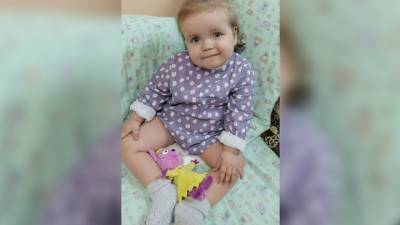 Малышку с тяжелой болезнью начали готовить к уколу за 170 млн рублей