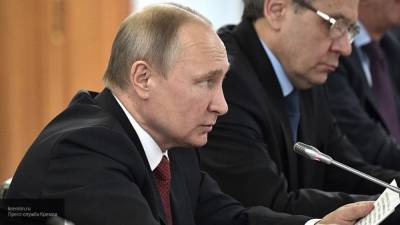Песков объяснил, почему Путин обратился в СФ для согласования миссии в НКР