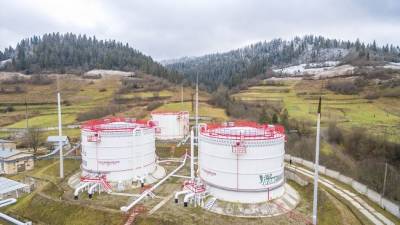 Украина перепродала Белоруссии залежавшуюся нефть из Азербайджана