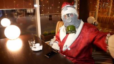 Челябинские Деды Морозы ищут способы заработка в пандемию.