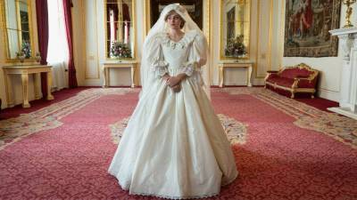 Сериал «Корона»: как создавалась реплика свадебного платья принцессы Дианы