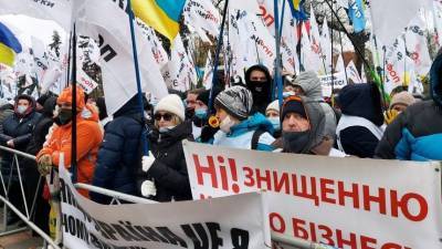 В Киеве «карантин выходного дня» сравнили с лечением перелома подорожником