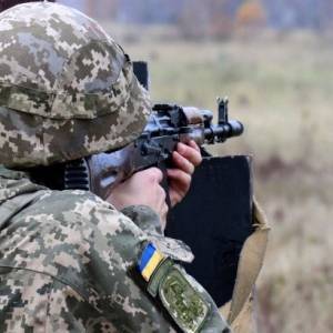 В зоне ООС погиб украинский десантник