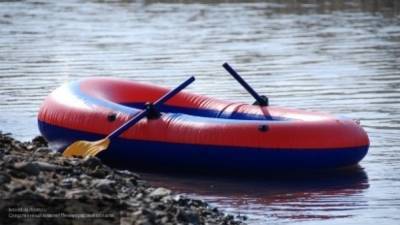 Двое рыбаков без вести пропали на резиновой лодке в Карелии