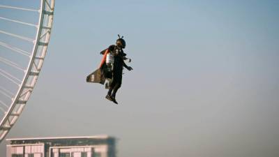 Знаменитый пилот джетпака Винс Реффе разбился в Дубае