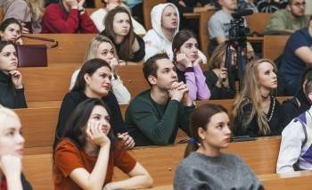Студенты МГУ подают в суд на вуз, чтобы вернуть часть денег за обучение
