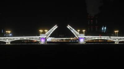178 лет назад появился первый постоянный мост через Неву