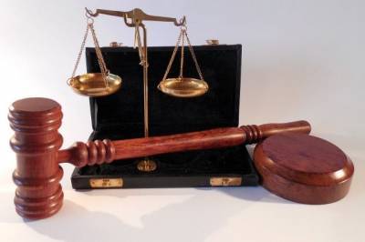 Госдума приняла законы о прекращении полномочий судей