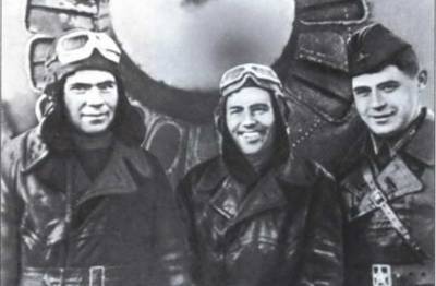 Какие лётчики стали первыми Героями Советского Союза на Великой Отечественной