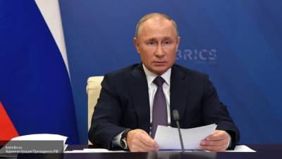 Путин провел параллель между пандемией и войной