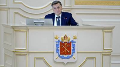 Макаров заявил о том, что депутатам-оппоцизионерам повезло с коллегами из "Единой России"