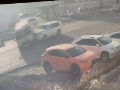 Сын амурского министра протаранил автомобиль инкассаторов (видео)