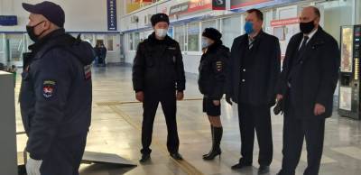 На железнодорожном вокзале Астрахани прошёл рейд по соблюдению масочного режима