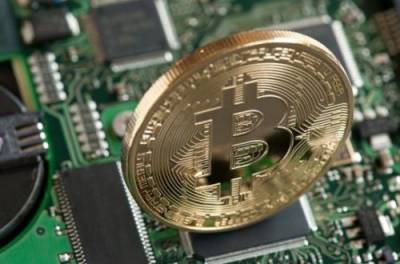 Bitcoin поднялся выше $18 тысяч впервые с 2017 года