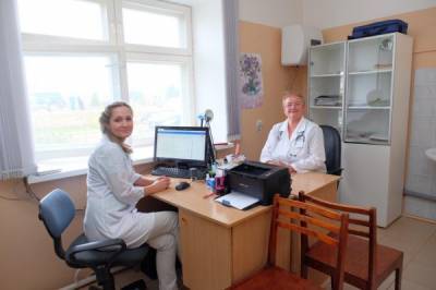 Путин назначил дополнительные выплаты студентам-медикам, помогающим в поликлиниках