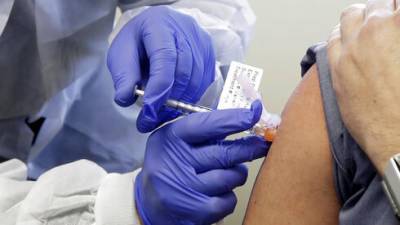Все о прививках от коронавируса: можно ли от них заразиться в Израиле