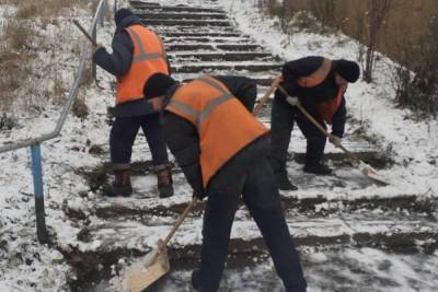 Выпавший снег прибавил работы петрозаводскому комбинату благоустройства