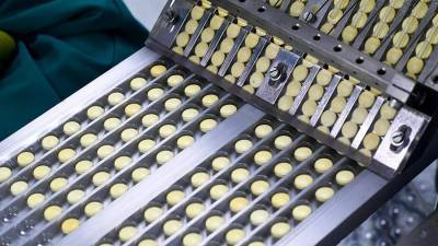 Мантуров пообещал втрое нарастить объемы производства ряда лекарств