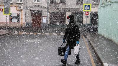 МЧС предупредило о ледяном дожде и метели в столичном регионе