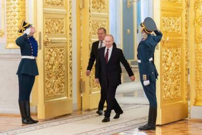 В Госдуме разгорелись споры из-за пожизненного статуса для Путина