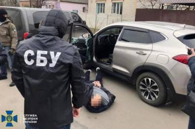 На Харьковщине пресекли деятельность банды вымогателей