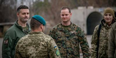 Зону ООС на Донбассе посетили представители Корпуса морской пехоты США