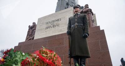 Без Гражданской войны и истребителей НАТО: как Латвия отметила День независимости