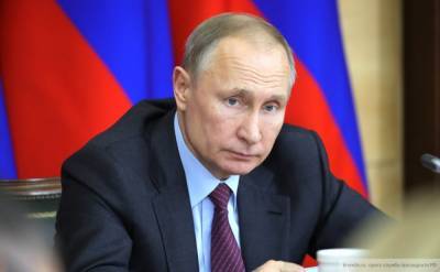 Путин призвал защитить дотационные регионы от коммерческих кредитов